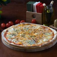 Пицца четыре сыра в Лимончини