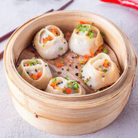 Паровые дим-самы с курицей и свининой в BonoBo