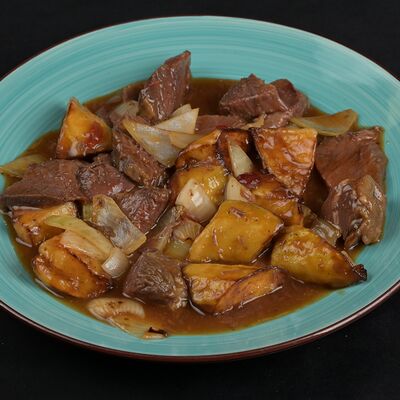 Говядина с баклажанамив Евразия по цене 885 ₽