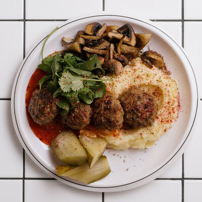 Кебаб с картофельным пюрев Яффо по цене 850 ₽