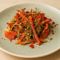 Салат с чукой и форелью в ШАРОВНЯ 45