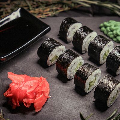 Ролл Огурец в Суши роллы МОРС по цене 220 ₽