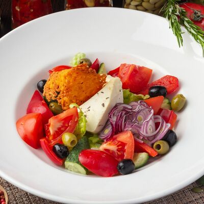 Греция салат с оливками в Шашлычный дворик по цене 451 ₽