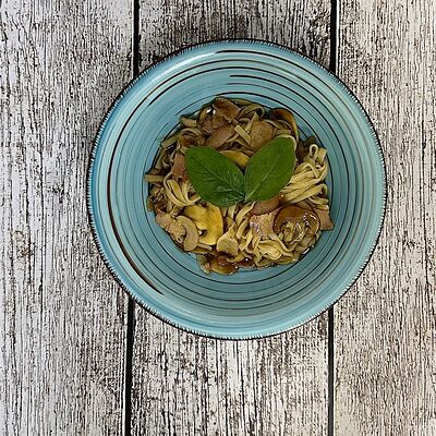 Японская лапша удон с беконом и грибами в Луна Рыба по цене 255 ₽