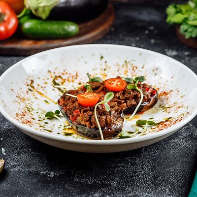 Фаршированный баклажан по-турецки в Таксиммайдан по цене 1180 ₽