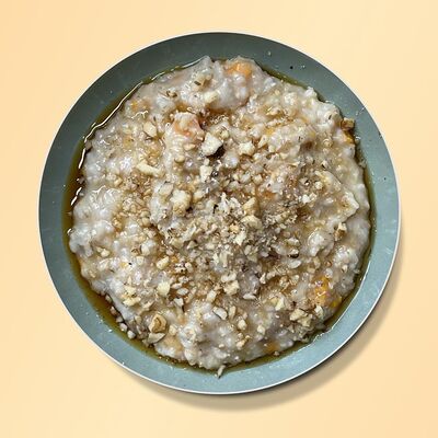 Овсяная каша с сухофруктами и орехами в Коко Point по цене 300 ₽