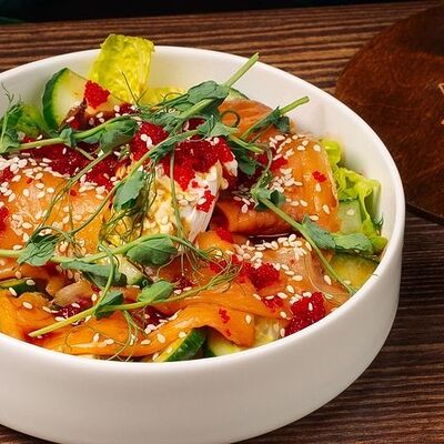 Салат с лососем в Хочу и буду по цене 617 ₽