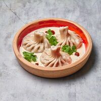 Хинкали с цыплёнком, белыми грибами и моцареллой в соусе шкмерули в Мамука