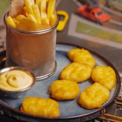 Наггетсы с картофелем фри в Ленинградский Экспресс по цене 580 ₽