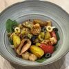 Салат с морепродуктами, артишоком и картофелем черри в Ред по цене 1690