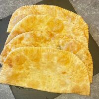 Чебурек Деликатесный в Brie