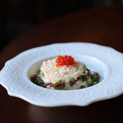 Мимоза с красной икрой и тунцом в Менталитет по цене 1500 ₽