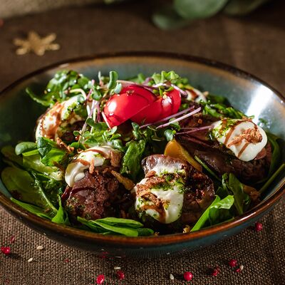 Салат с куриной печенью в Brewers Hammer по цене 620 ₽