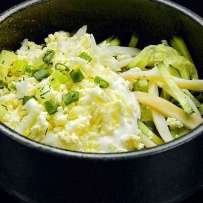 Салат Нежный с кальмарами в 7 LiR по цене 230 ₽