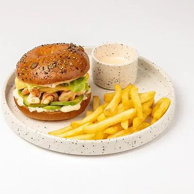 Бейгл с креветками в Biggies по цене 925 ₽