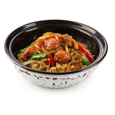 Стеклянная лапша с курицей в тайском соусе в Menza по цене 655 ₽
