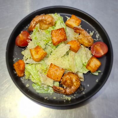 Цезарь с креветками в Паркофка по цене 400 ₽