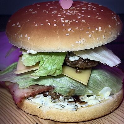 Бургер из 100% мраморной говядины в Endorphin по цене 480 ₽