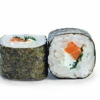 Ролл Сяке-крим в СушиФарфор