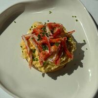 Бриошь со скремблом и крабом new в Ресторан More