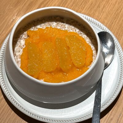 Овсянка с маринованным апельсином и тыквой в Городское кафе N31 по цене 451 ₽