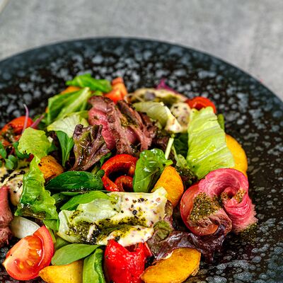 Салат Вольдемар в Woldemar по цене 670 ₽