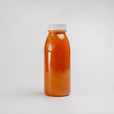 Свежевыжатый сок из шпината, яблока и моркови в Beyond по цене 450 ₽