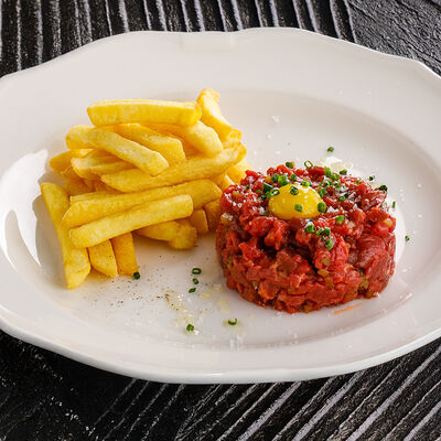 Тартар из говядины в Ginza по цене 1590 ₽