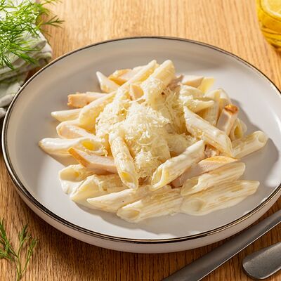 Паста Альфредо с куриной грудкой в Пока горячее по цене 590 ₽