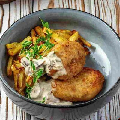 Котлеты из речной рыбы с жареной картошкой в Тут харчо по цене 755 ₽