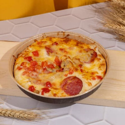 Лепешка Неаполитано с салями в Пекарня Буханка по цене 299 ₽