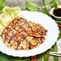 Рис с овощами и соусом в YouMeSushi
