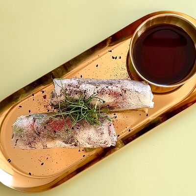 Спринг-рол с цыпленком в Просто Азия x Десертория по цене 510 ₽