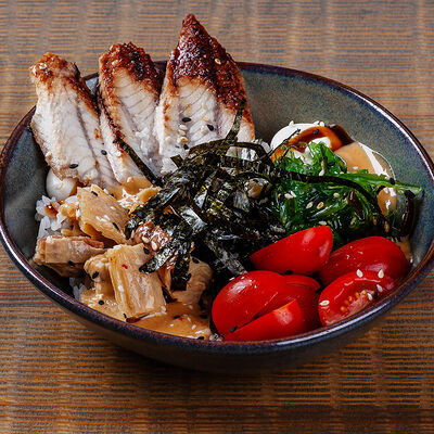 Поке с угрём и кунжутным соусом в Bao по цене 690 ₽