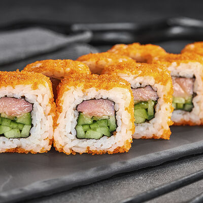 Калифорния шудо с икрой в Суши мастер по цене 259 ₽