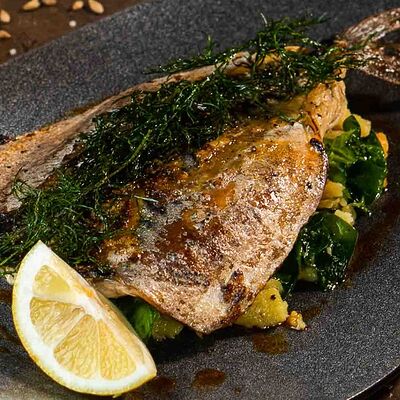 Скумбрия с картофелем и шпинатом в Paulaner Wirtshaus Polyanka по цене 790 ₽