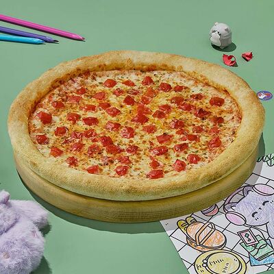 Пицца Маргарита 30 см в Dostaевский по цене 631 ₽