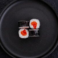 Хосомаки с лососем в Sushi simple