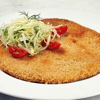 Куриный шницель с салатом из капусты и соусом каррив Cutlet by El Gauchito