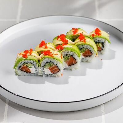 Ролл с авокадо и масаго в Кукумбер по цене 790