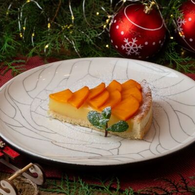 Мандариновый тарт с хурмойв La Vaca по цене 470 ₽