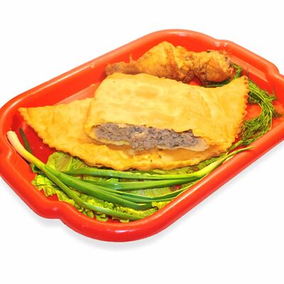 Чебурек Брежневский с курицей в ЧебуречнаяСССР по цене 300 ₽