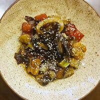 Овощи в кисло-сладком с морепродуктами в Rocket