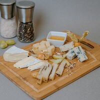 Коллекция сыров в Чикетти