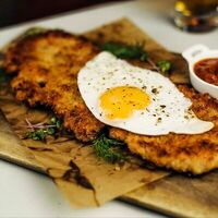 Венский шницель в Saint Jacques