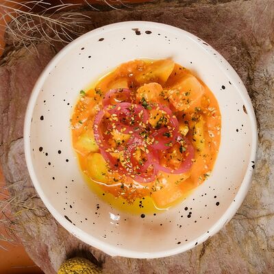 Севиче из гребешка с соусом из печеного перца в Zanzibar по цене 1290 ₽