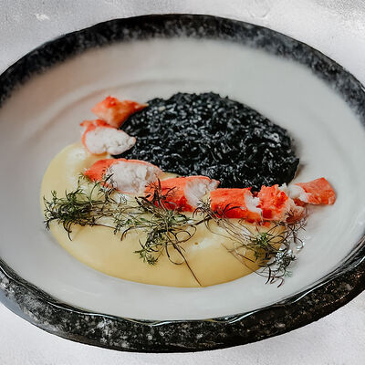 Чёрное ризотто с крабом и сырным фондю в КрабыКутабы по цене 1690 ₽