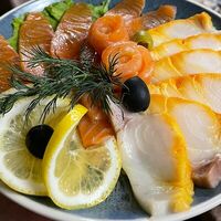 Рыбное ассорти в Сандро