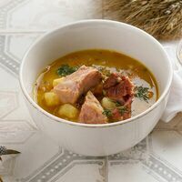 Гороховый суп на копченостях с сухариками в Катюша Katyusha