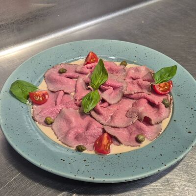 Вителло тоннато в Correas по цене 1050 ₽